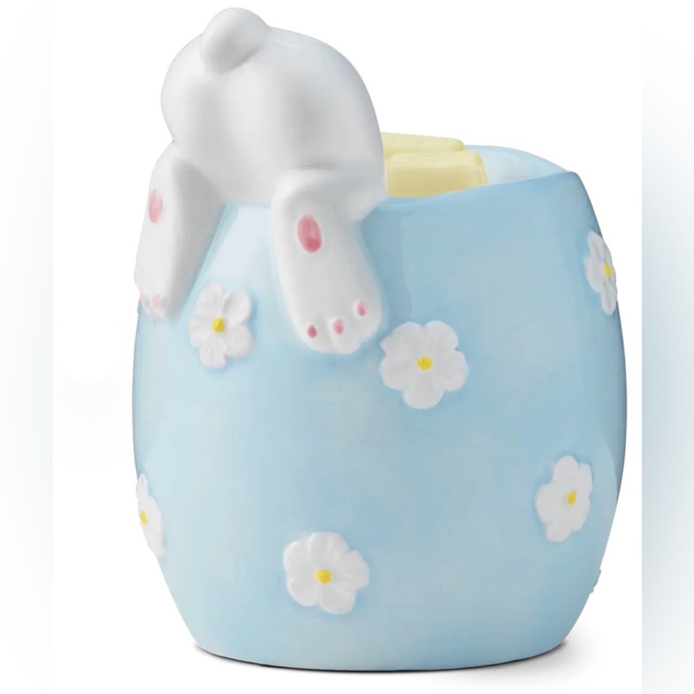 NEW SCENTSY CURIOUS COTTONTAIL WARMER - Picture 1 of 3
